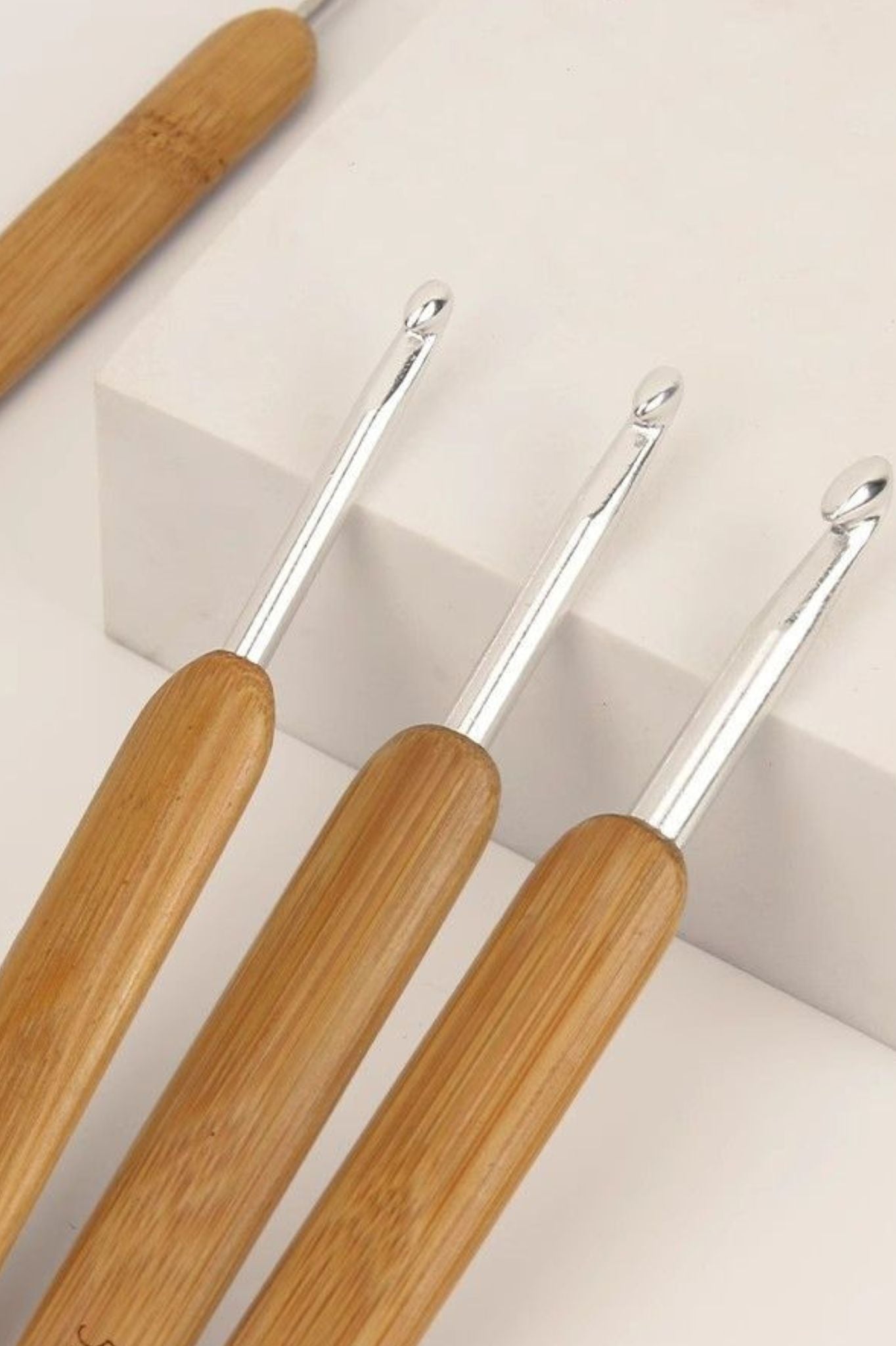 Essential tools for hand knitting—high-end crochet hooks, perfectly compatible with all kinds of yarn.