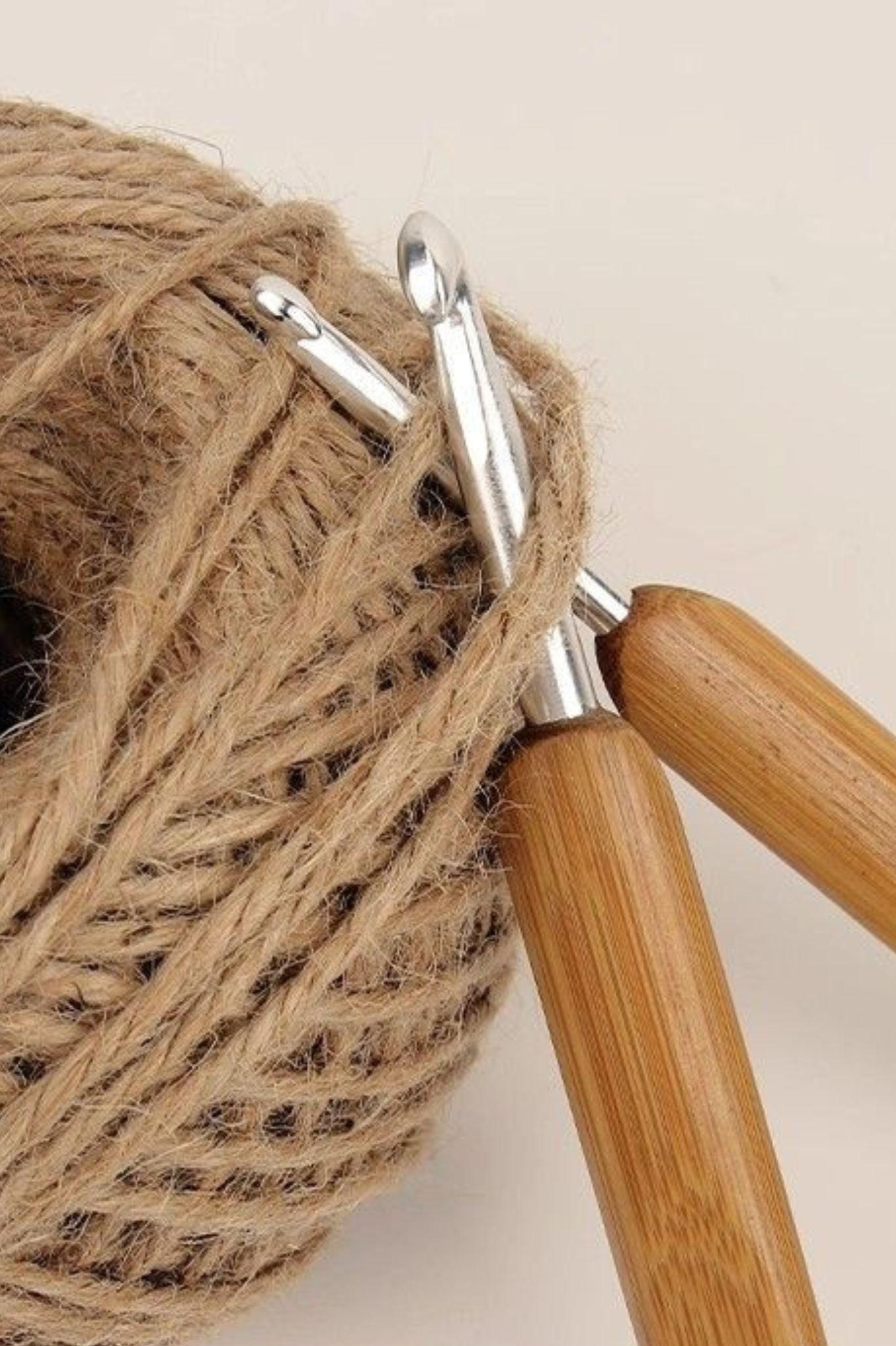 Essential tools for hand knitting—high-end crochet hooks, perfectly compatible with all kinds of yarn.