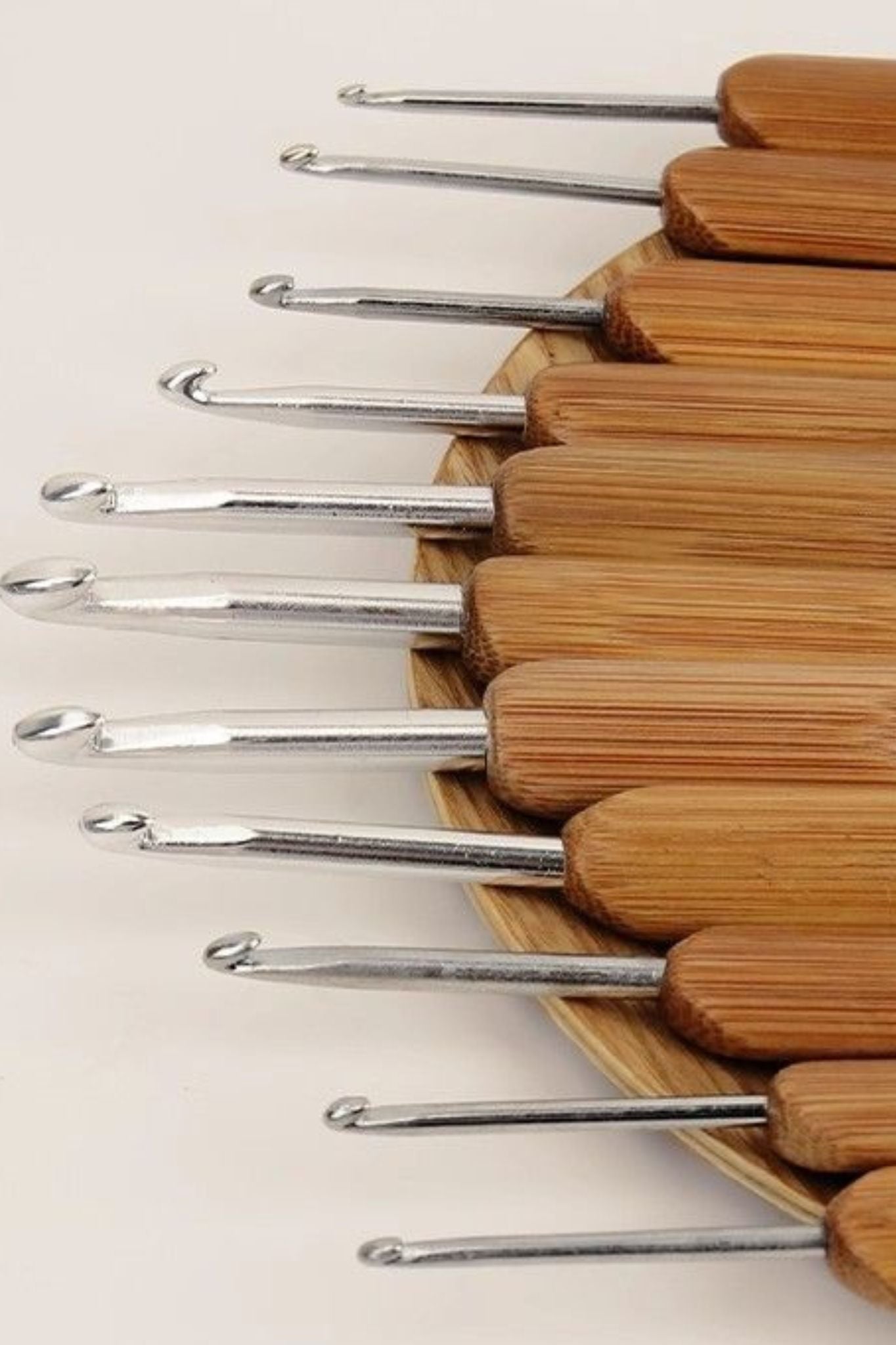 Essential tools for hand knitting—high-end crochet hooks, perfectly compatible with all kinds of yarn.