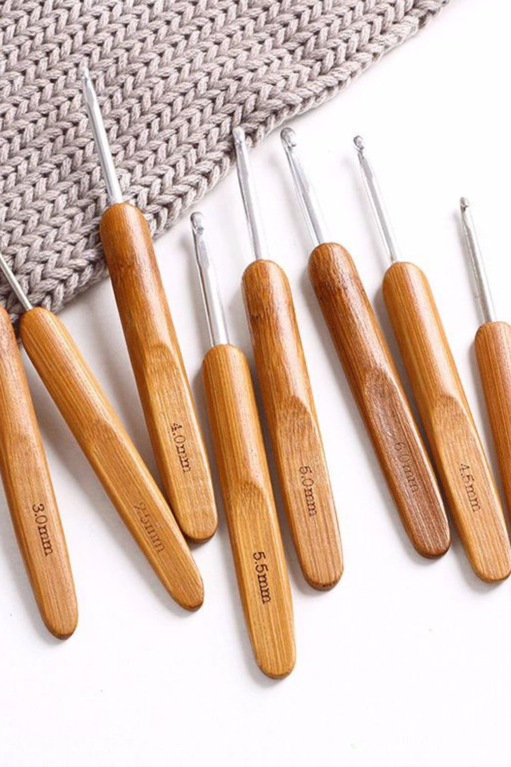 Essential tools for hand knitting—high-end crochet hooks, perfectly compatible with all kinds of yarn.