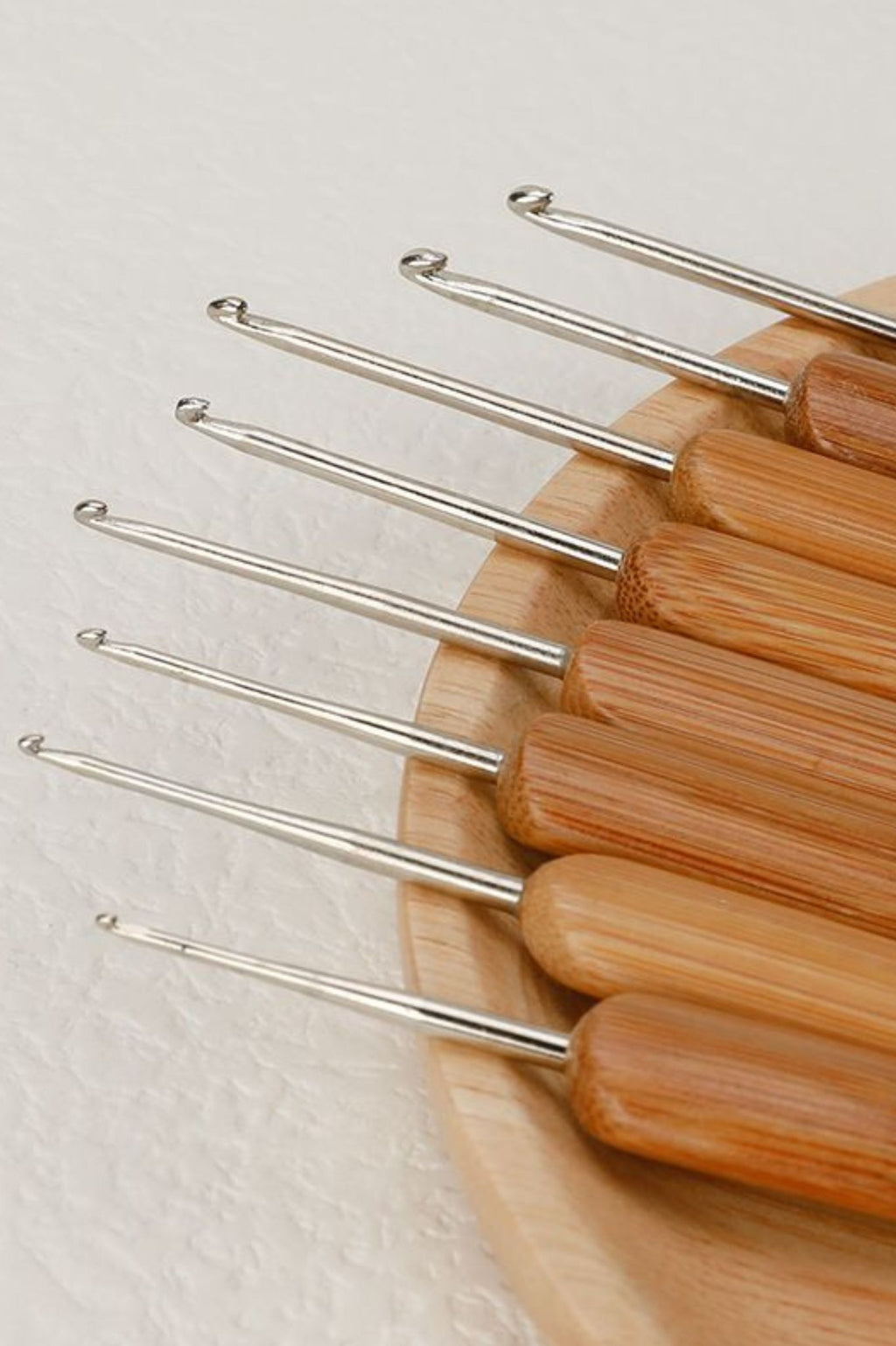 Essential tools for hand knitting—high-end crochet hooks, perfectly compatible with all kinds of yarn.