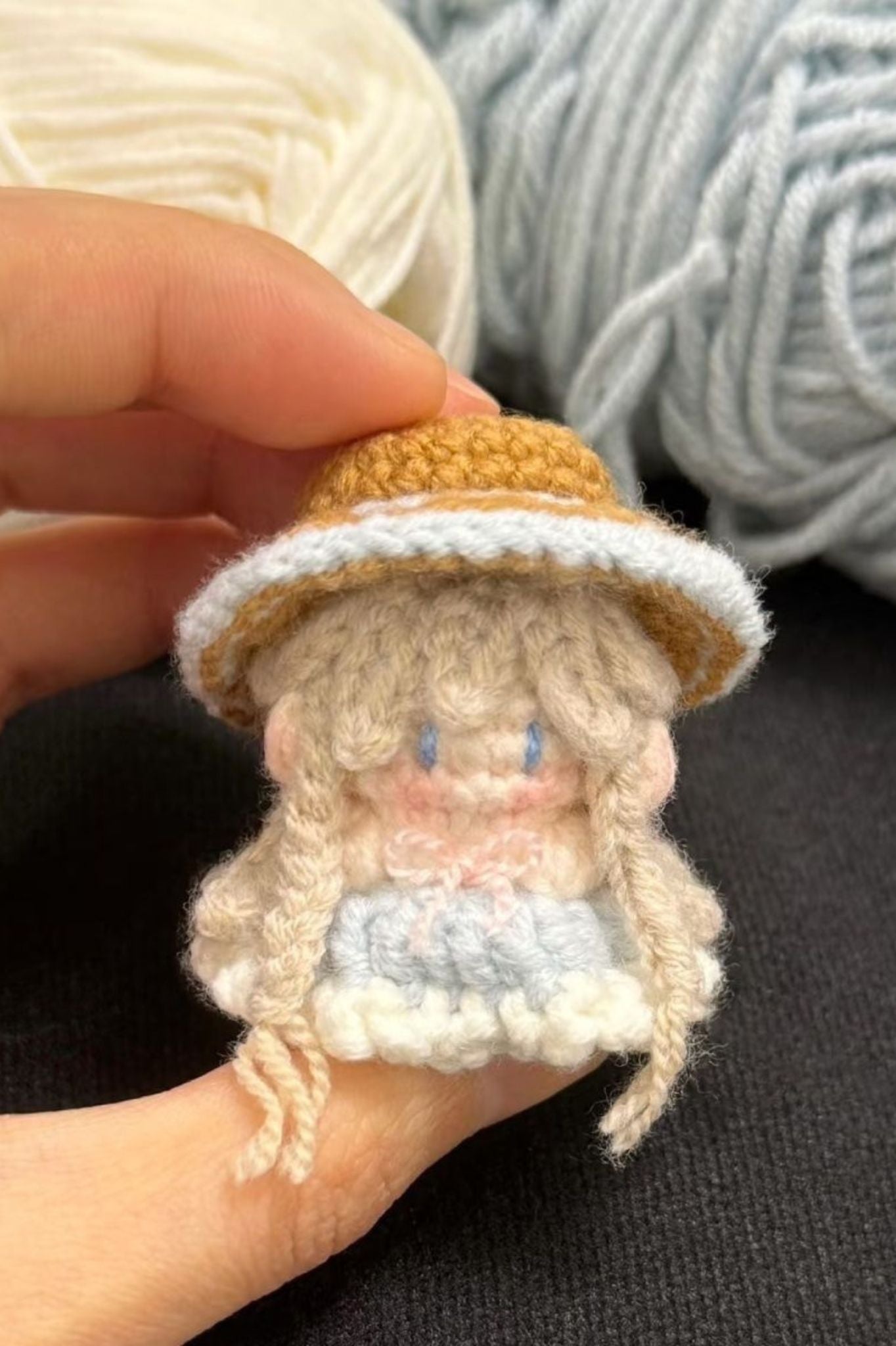 Finished Product Custom Infinity Nikki Game Fan Art - Handmade Crochet Keychain Charm (Light Blonde Straw Hat Style)