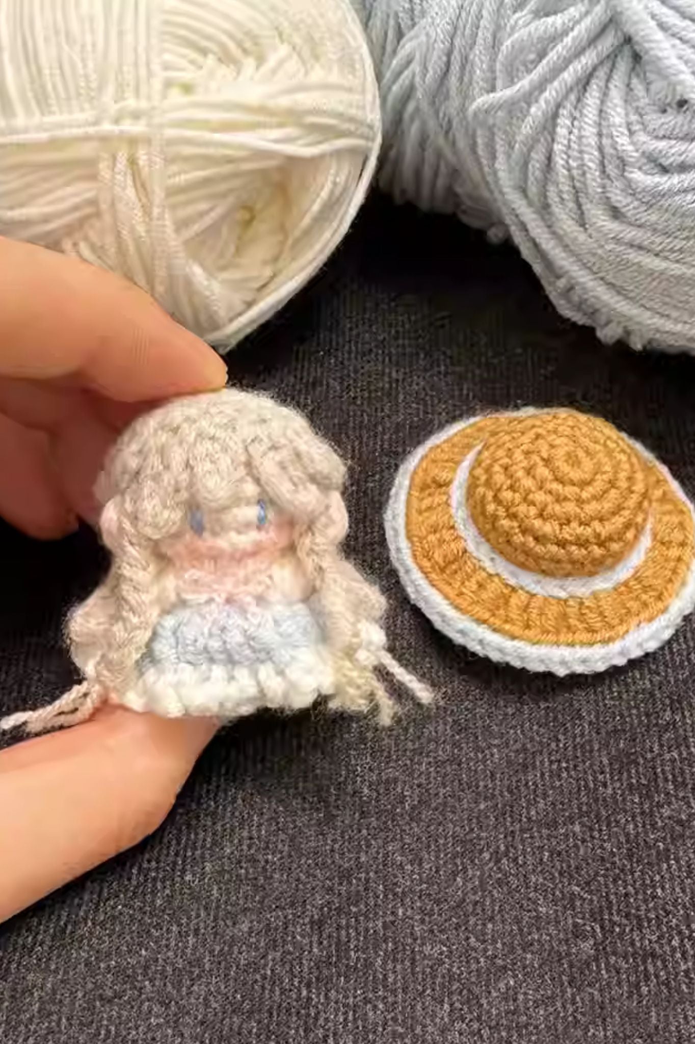 Finished Product Custom Infinity Nikki Game Fan Art - Handmade Crochet Keychain Charm (Light Blonde Straw Hat Style)