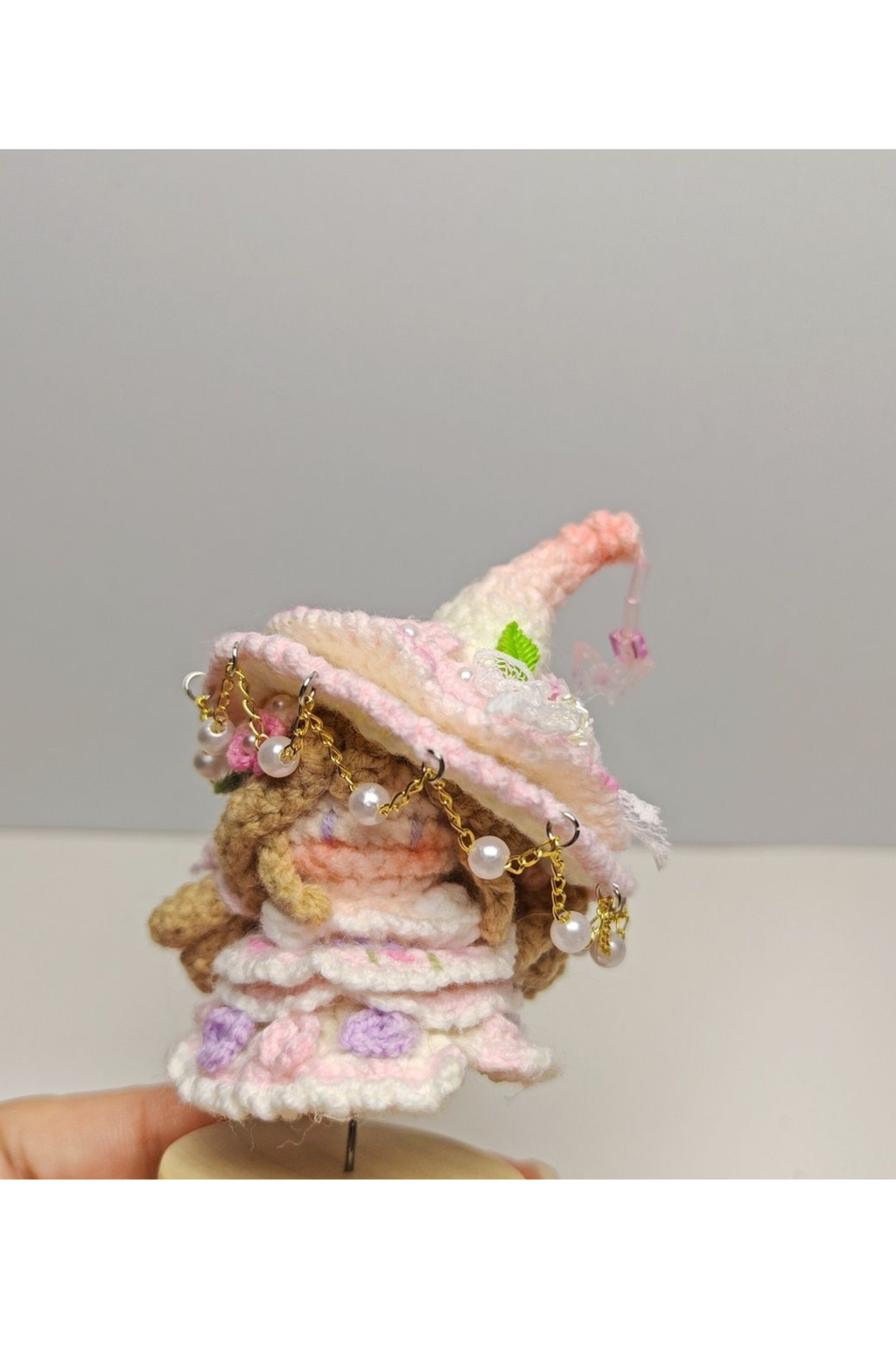 [Finished Product] Custom Infinity Nikki Game Fan Art - Handmade Crochet Keychain Charm（Witch-Themed Soft Candies）