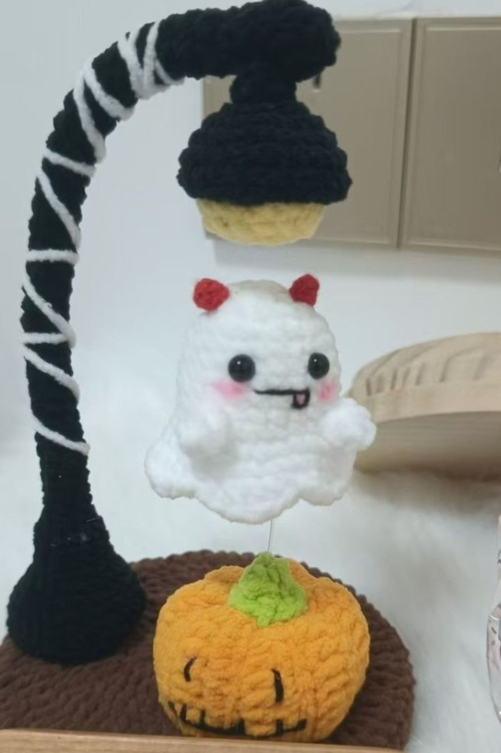 [Finished Product ]Handmade CrochetHalloween Floating Ghost Night Light - Cute Spooky Decor & Festive Gift for Home