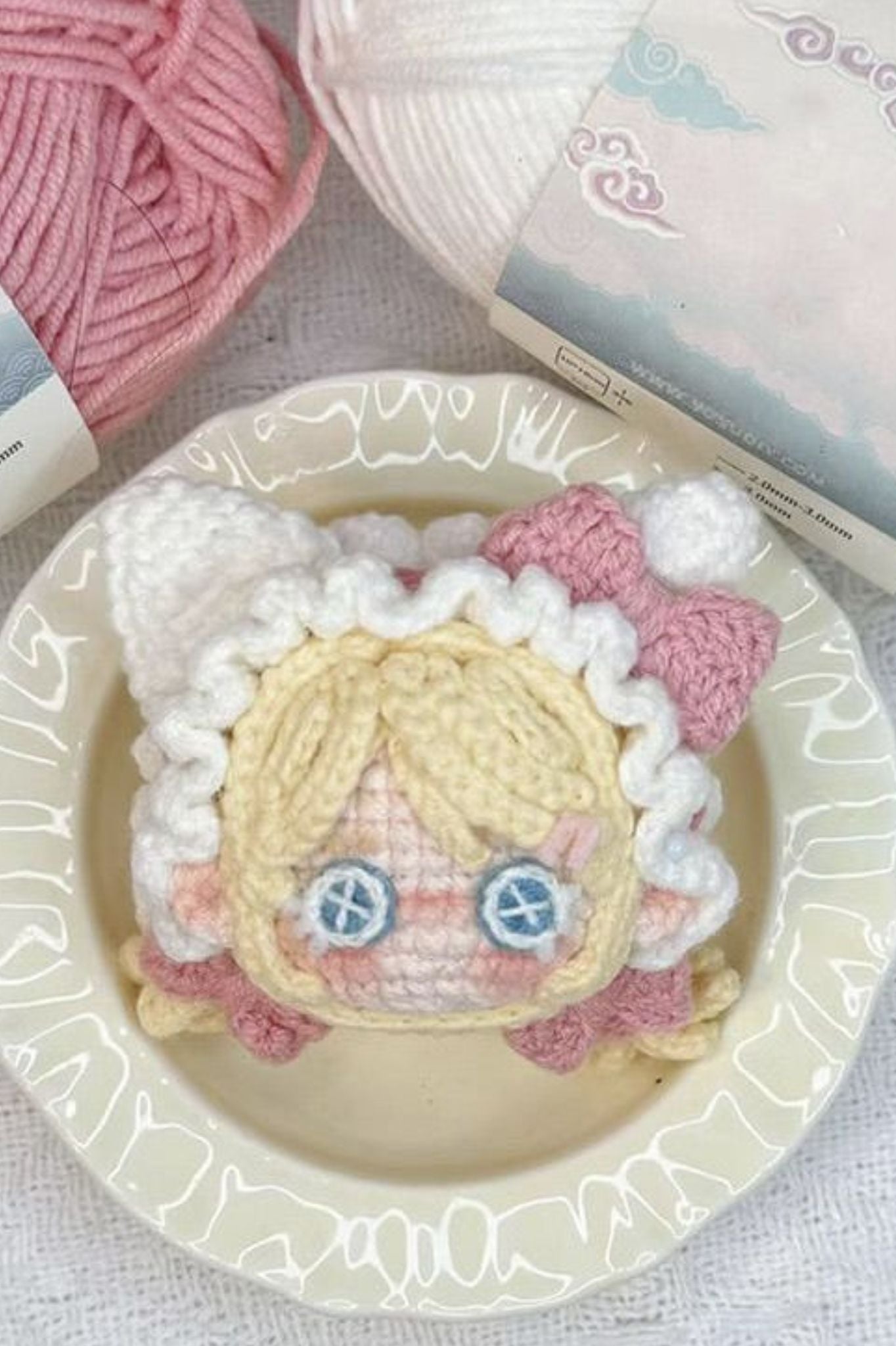 [Finished Product] Custom Identity V Gardener Cat-Head [Game Fan Art] - Handmade Crochet Keychain Charm