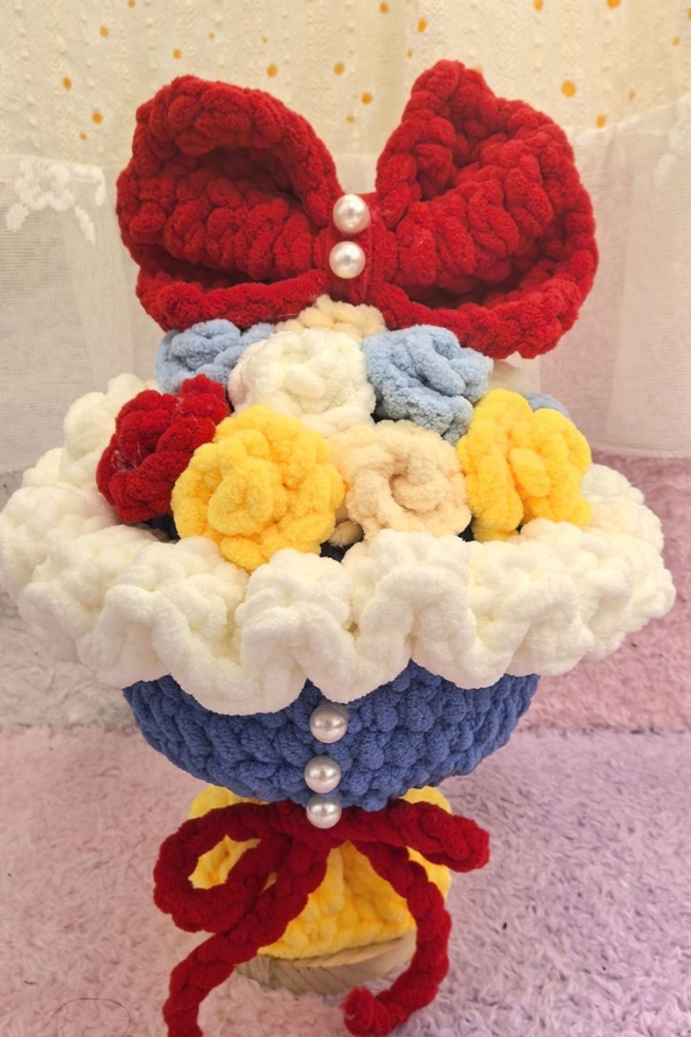 [Finished Product] Custom Snow White Inspired Crochet Bouquet - Handmade Decor & Charm Collection