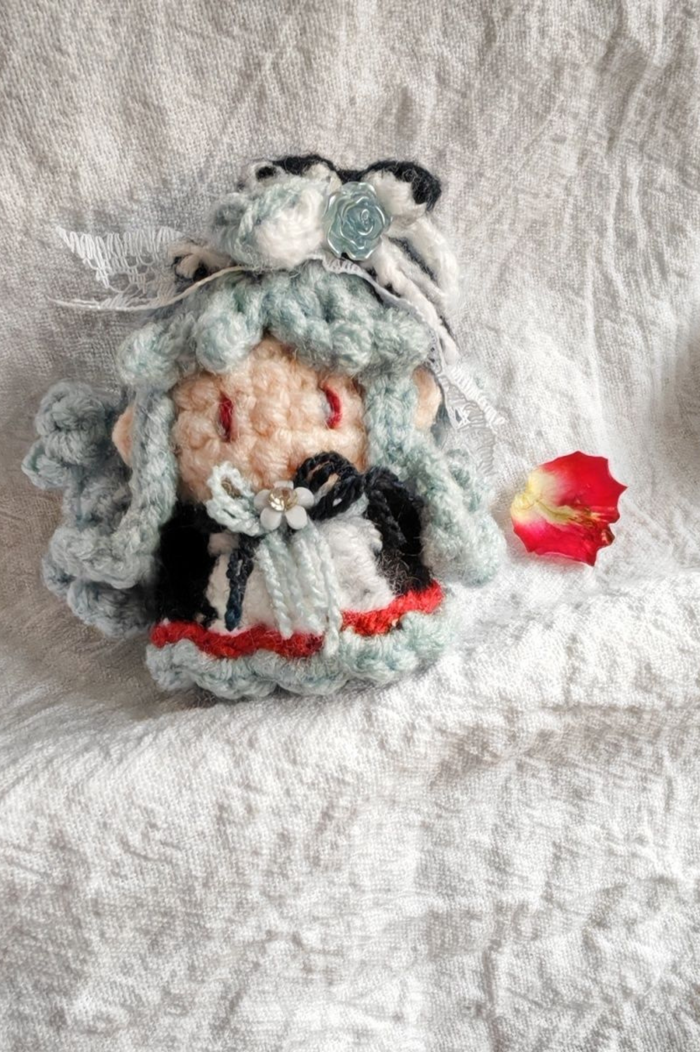 [Finished Product] Custom Infinity Nikki Witch Style Game Fan Art - Handmade Crochet Keychain Charm
