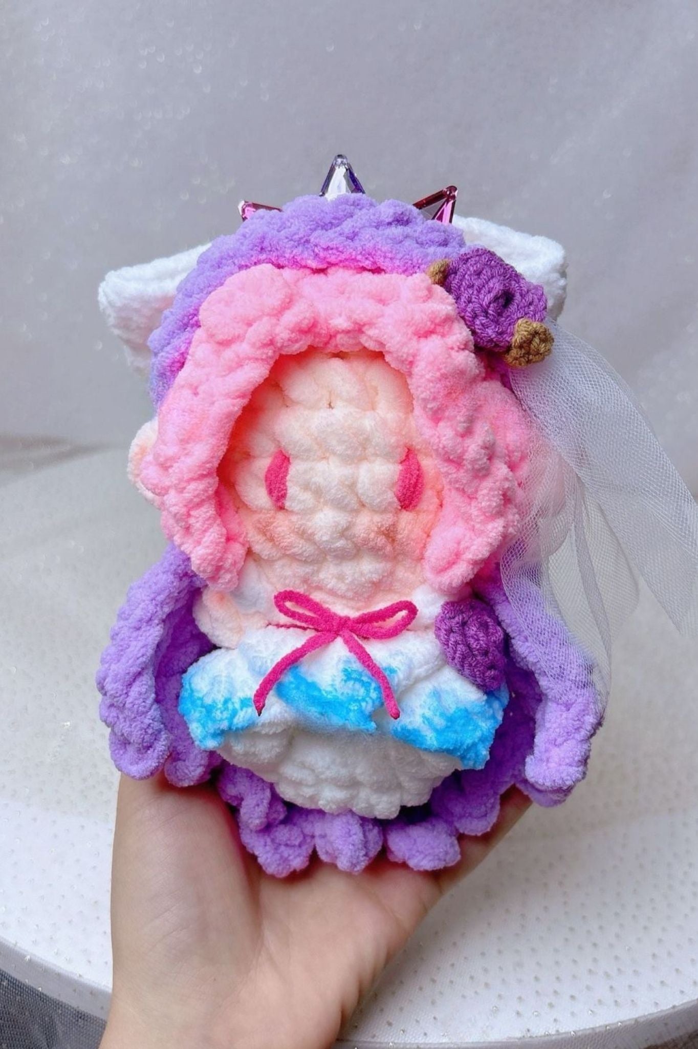 [Finished Product] Custom LOL Game Seraphine Fan Art - Handmade Crochet Keychain Charm