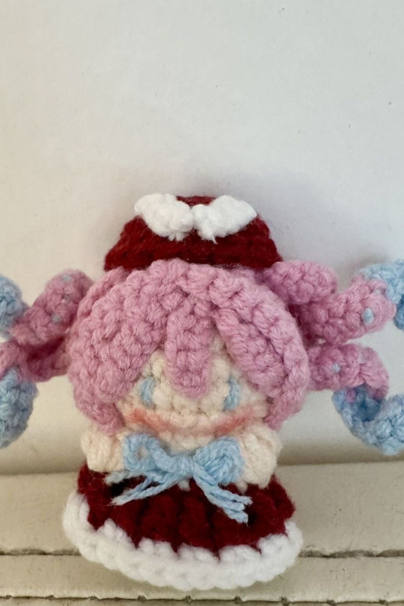 [Finished Product] Custom Honkai Star Rail Hyacine Game Fan Art - Handmade Crochet Keychain Charm
