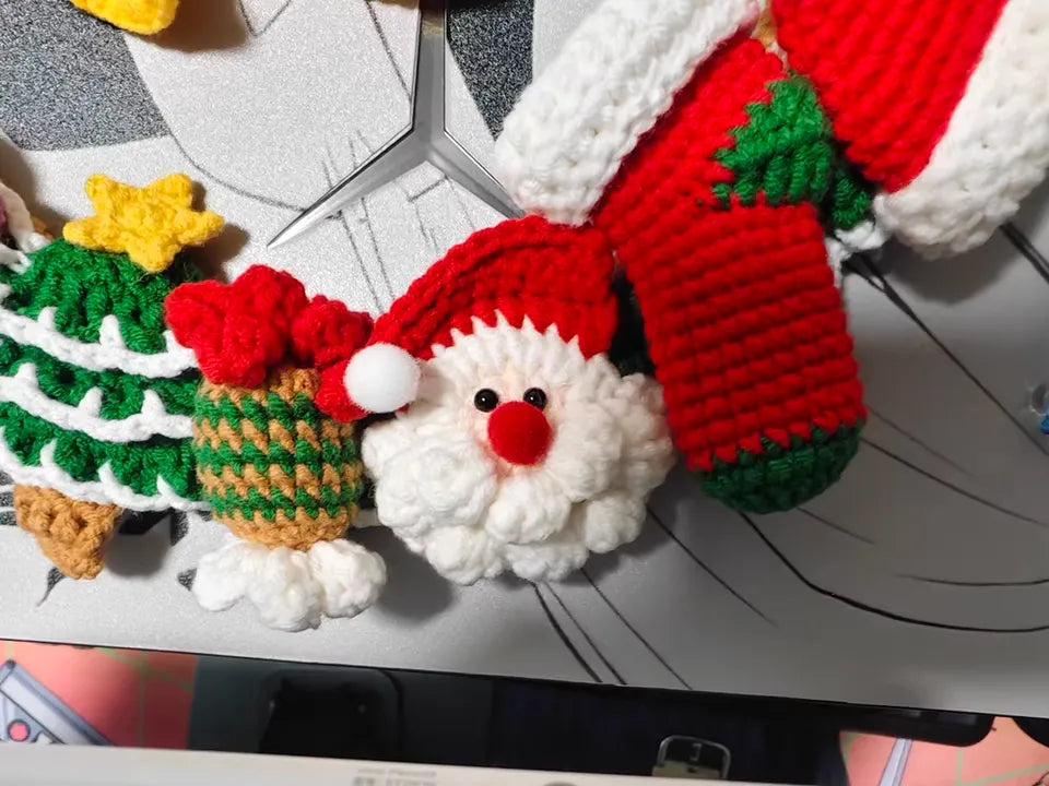 Christmas Finished Wreath Charm - Car/Bag Charm & Indoor Decor | Christmas Gift